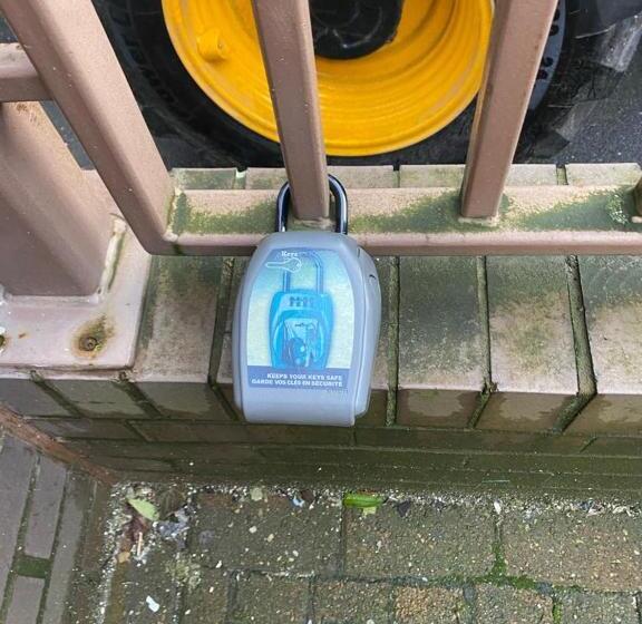 تختخواب و صبحانه 2 And 3 Advent Way