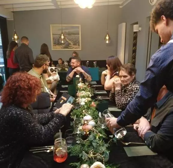 ベッドアンドブレックファースト Lazy Olives