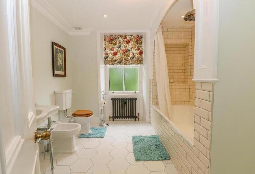 Aamiaismajoitus (B&B) Plas Cerrig Hall