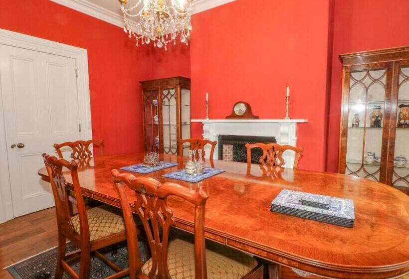 Aamiaismajoitus (B&B) Plas Cerrig Hall