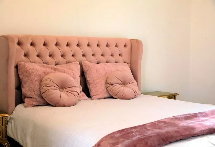 تختخواب و صبحانه Villa Scheherazade