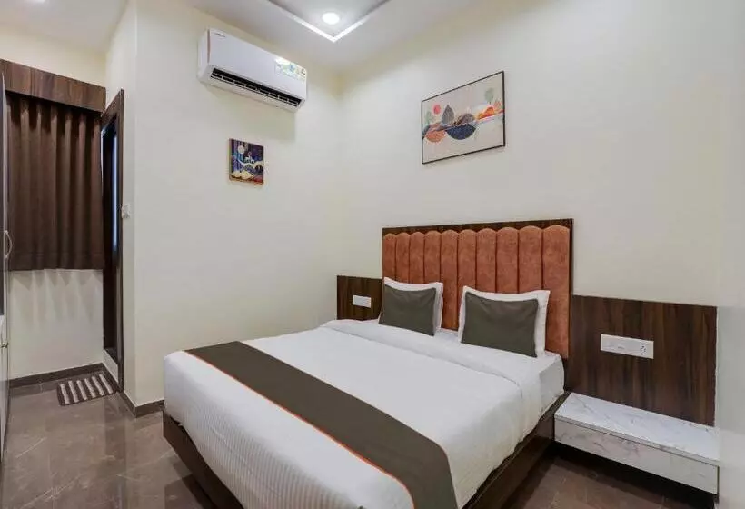 Collection O Hotel Rooms