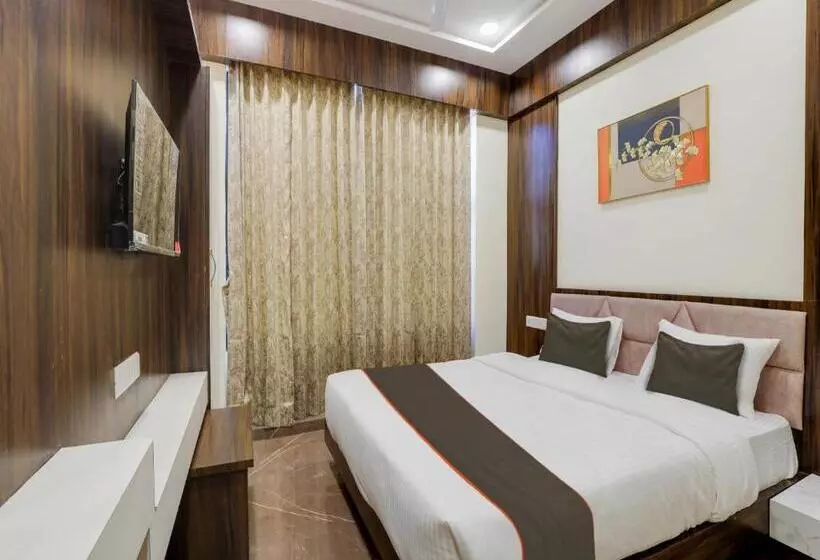Collection O Hotel Rooms