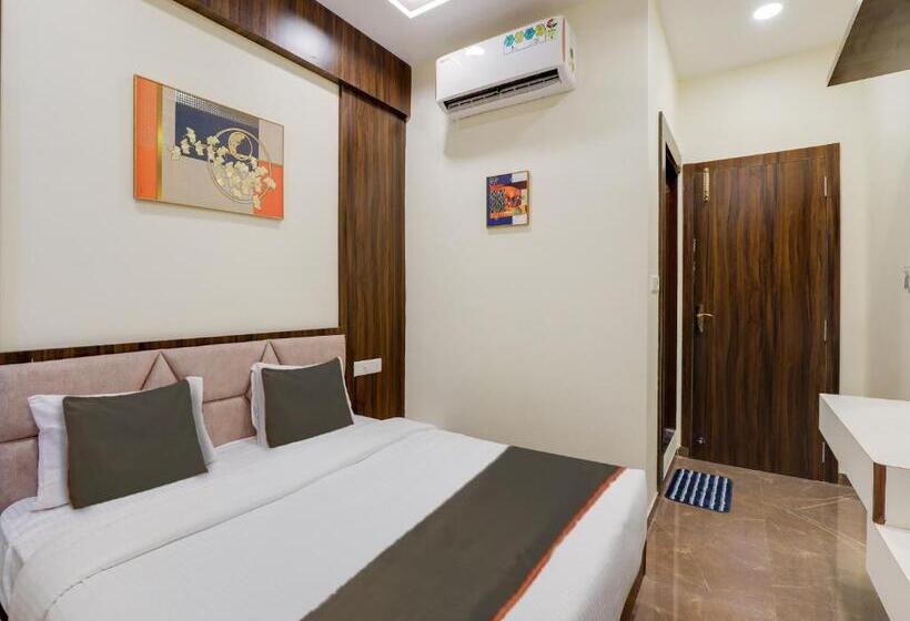 Collection O Hotel Rooms