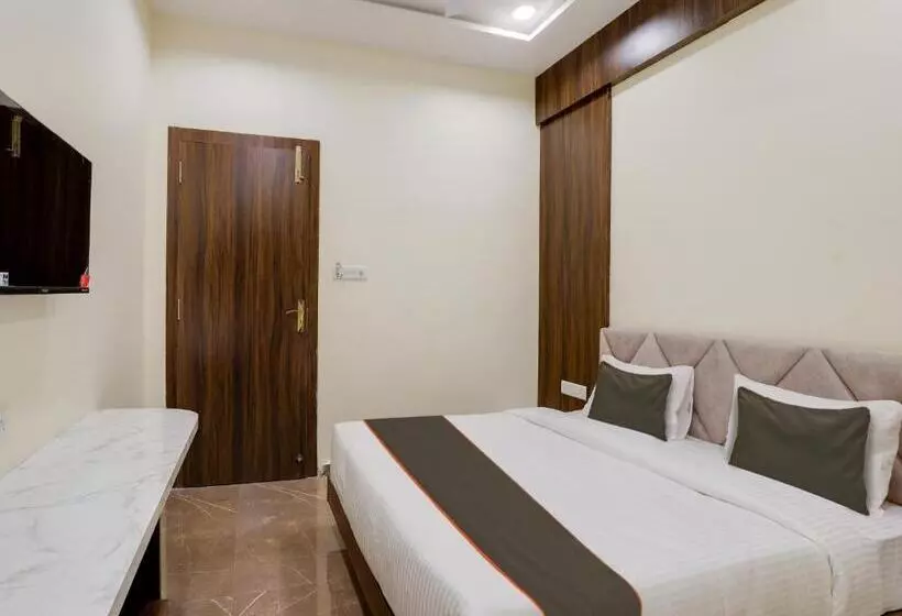 Collection O Hotel Rooms