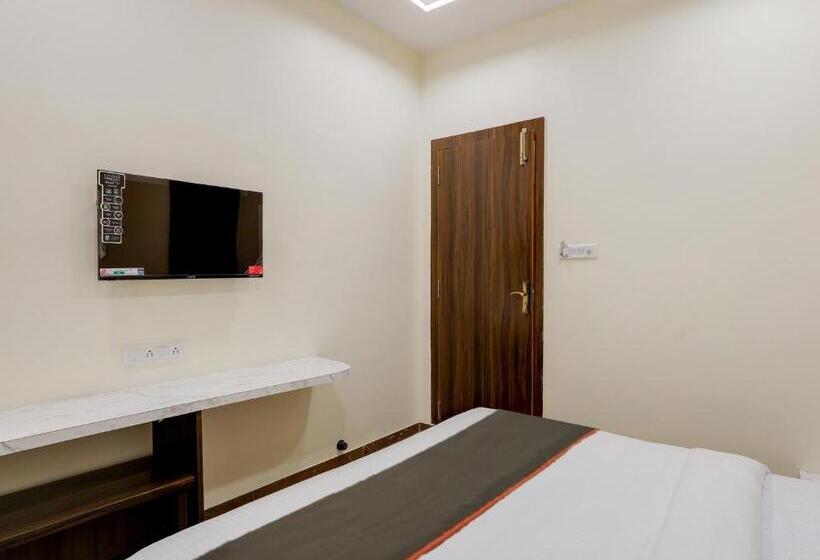 Collection O Hotel Rooms