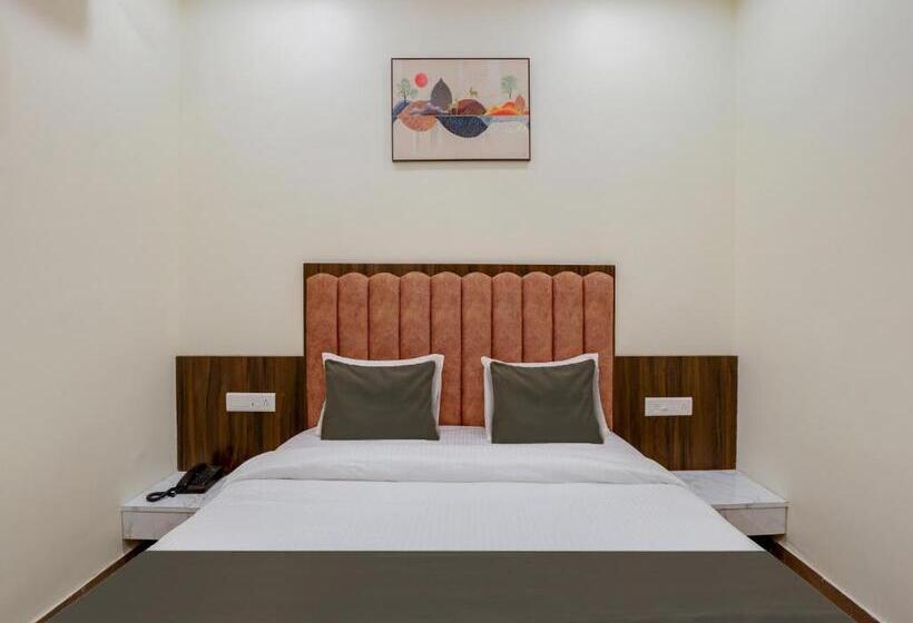 Collection O Hotel Rooms