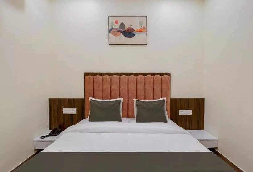 Collection O Hotel Rooms