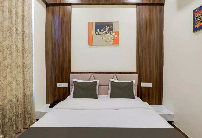 Collection O Hotel Rooms