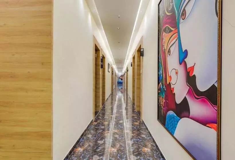 Collection O Hotel Rooms