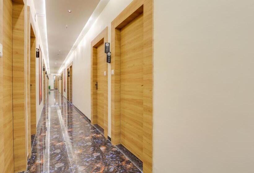 Collection O Hotel Rooms