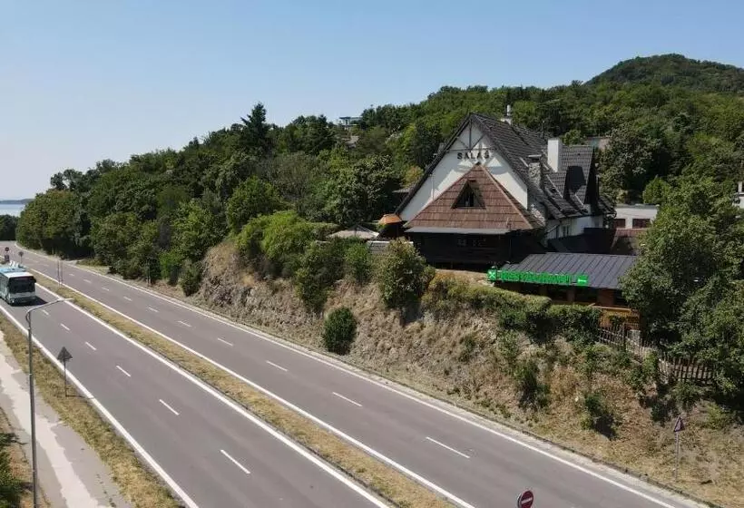 Hotelli Europenzión Salaš