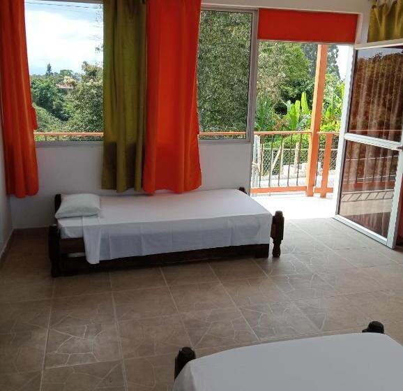 هتل Finca El Turín