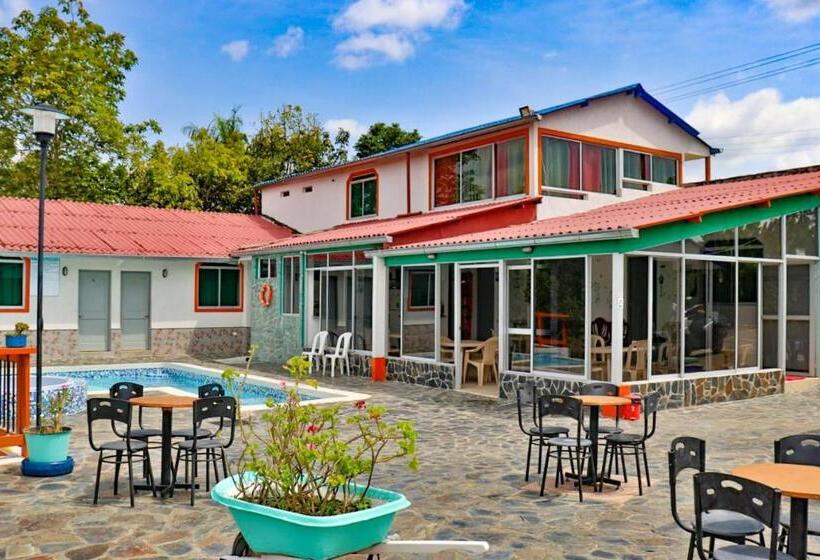 هتل Finca El Turín