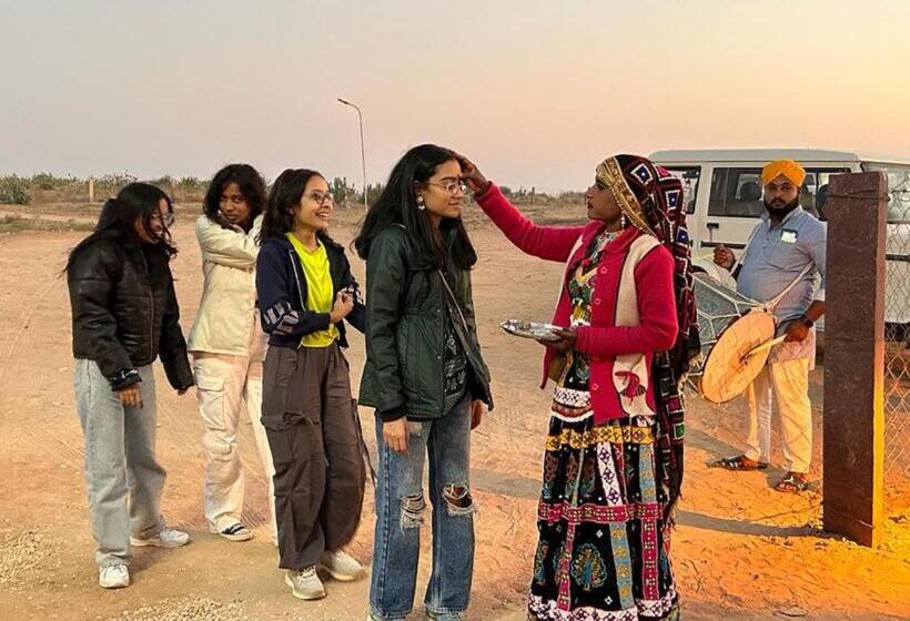 호텔 The Heritage Haveli Desert Camp