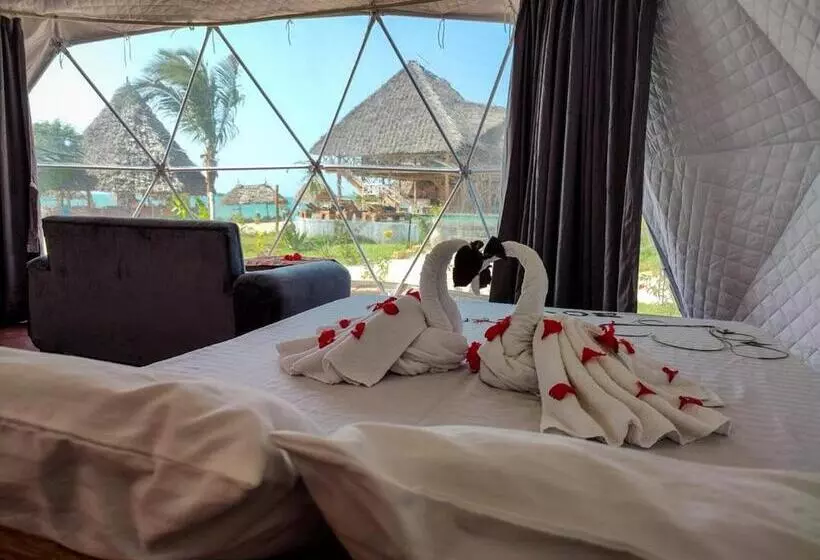 Hotelli Paradise City