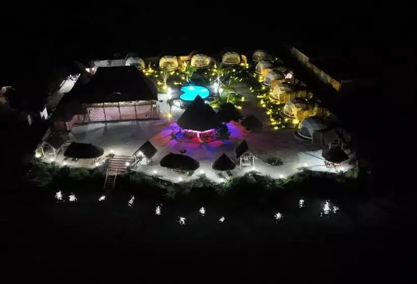 Hotelli Paradise City