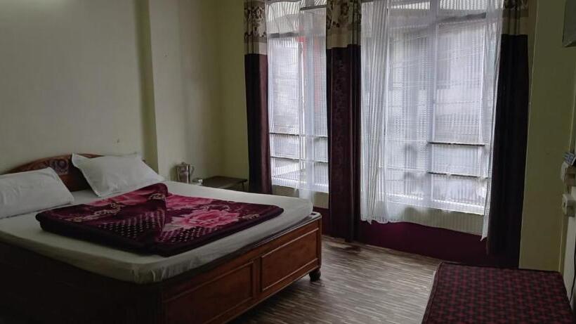 Hotel Sagarmatha And Crystal