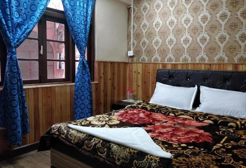 Hotel Sagarmatha And Crystal