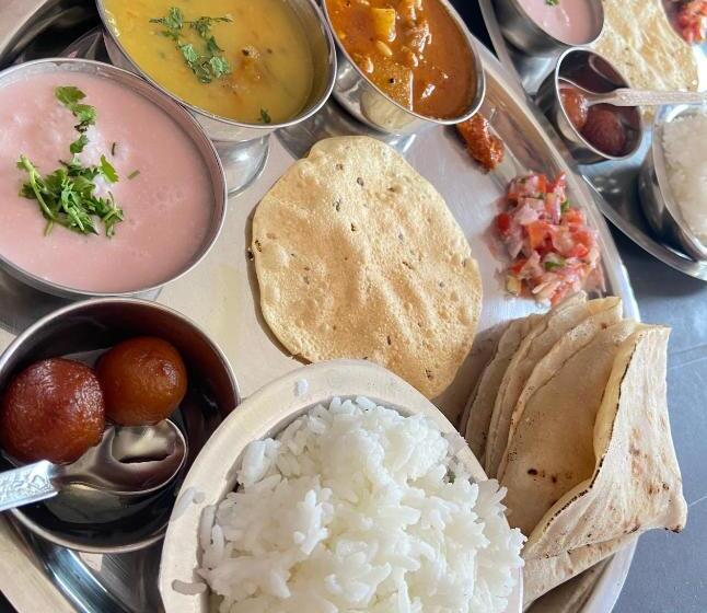 Hotel Shravi Farmhouse