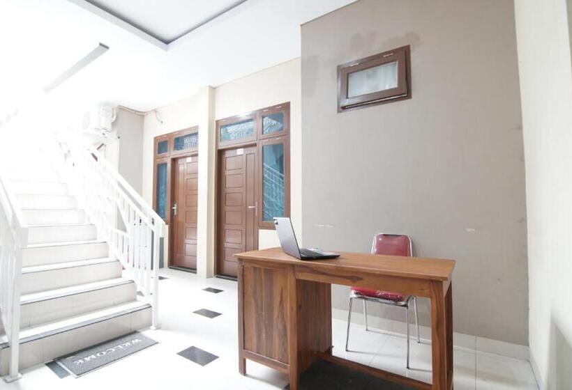 Отель Spot On 93428 Pinus Jaya Syariah