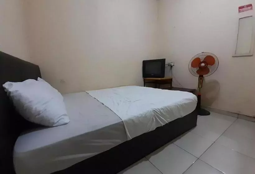 هتل Spot On 93428 Pinus Jaya Syariah