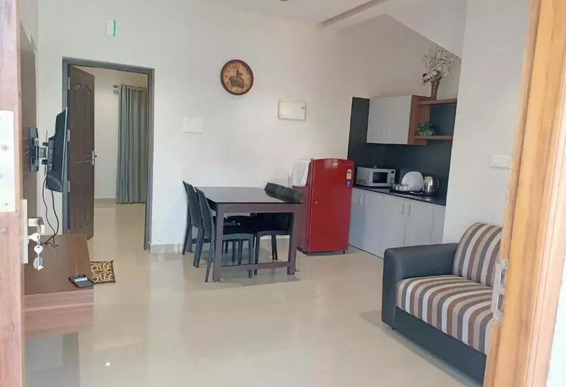 ホテル Stayberries Hornbill Villa Athirappilly