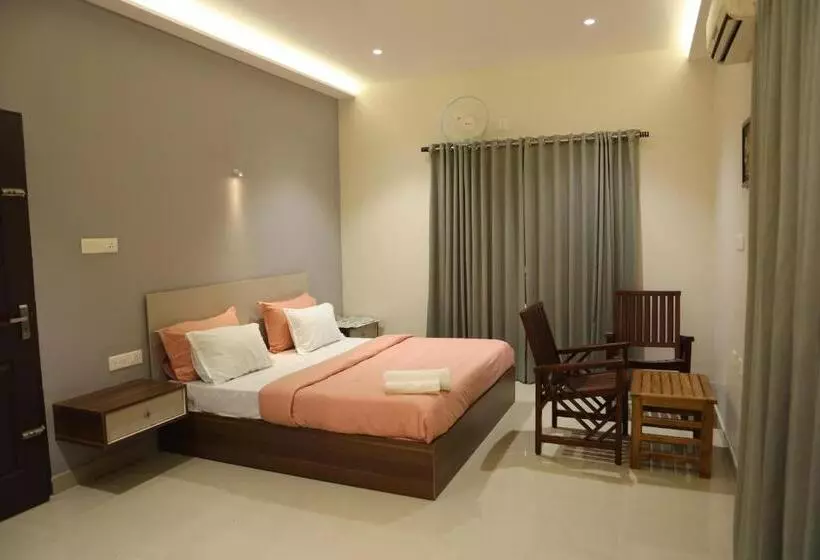 ホテル Stayberries Hornbill Villa Athirappilly