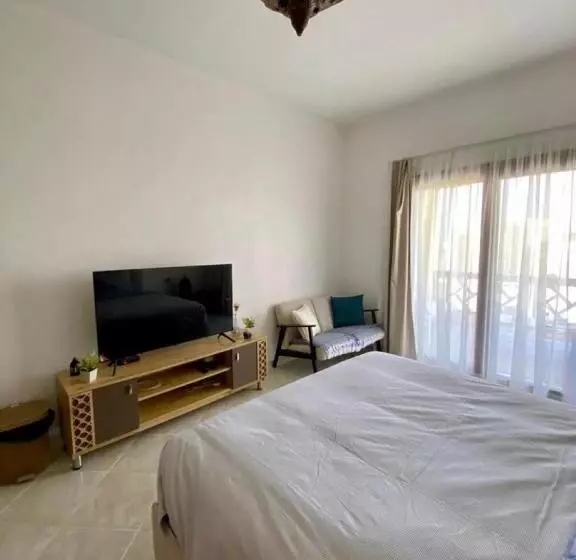 Luxury Beachfront Studio  Foreign Nationals Only