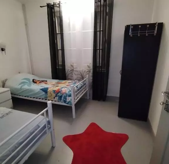 ペンション Chambre Privée Cousine Commune
