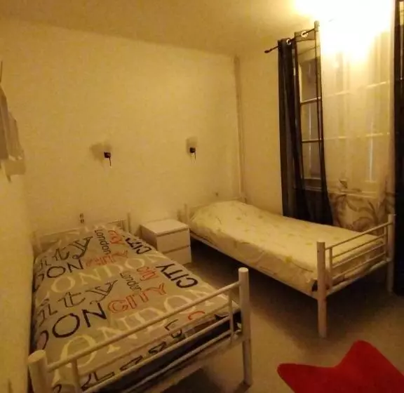 ペンション Chambre Privée Cousine Commune