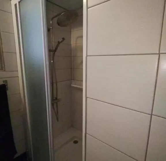 ペンション Chambre Privée Cousine Commune