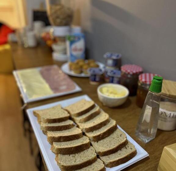 پانسیون Enjoy Hostel