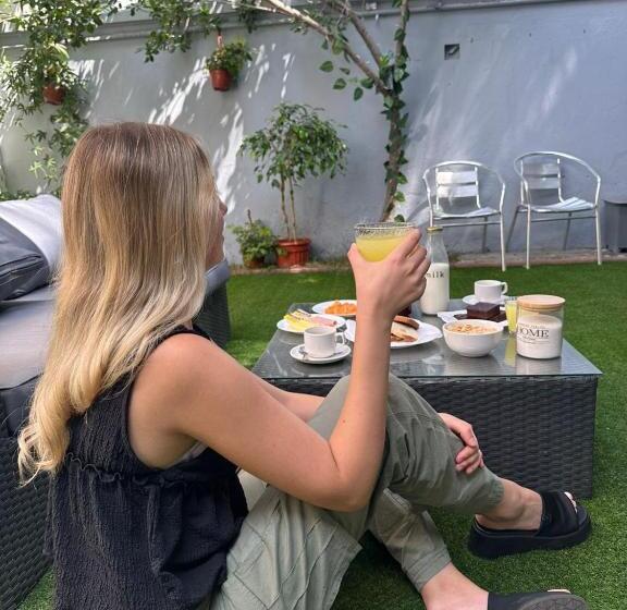 پانسیون Enjoy Hostel