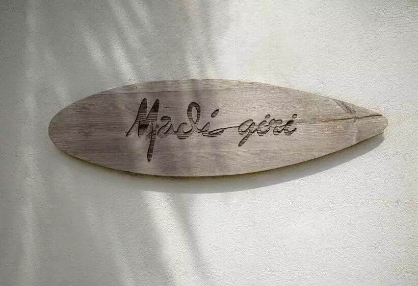 پانسیون Madi Giri Guest House