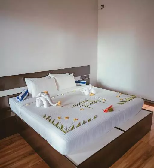 پانسیون Madi Giri Guest House