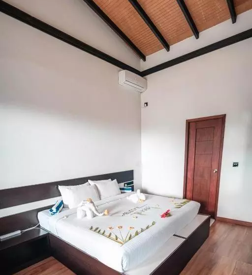 پانسیون Madi Giri Guest House