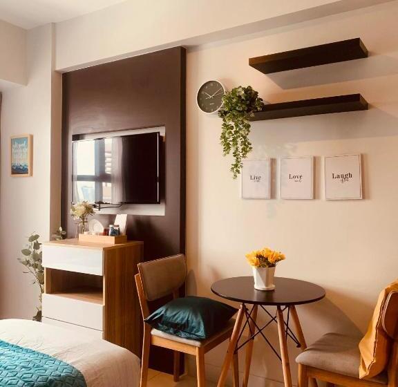 Young S Haven  Horizons 101 Condominium