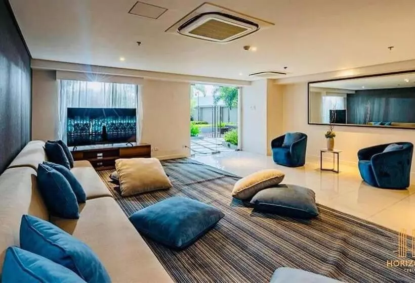 Young S Haven  Horizons 101 Condominium