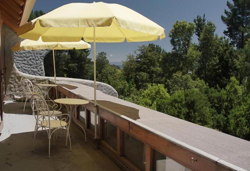 تختخواب و صبحانه Celestial Inn