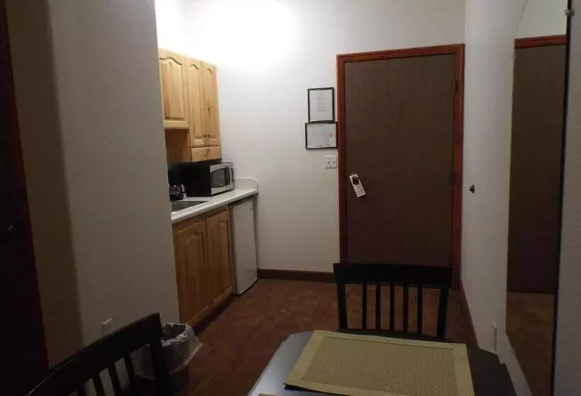 هتل Greenwood Village Inn & Suites