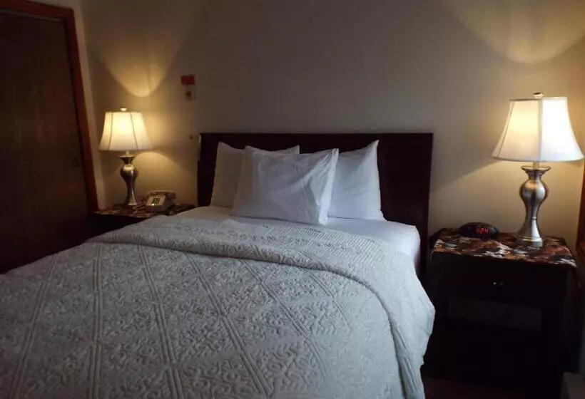هتل Greenwood Village Inn & Suites