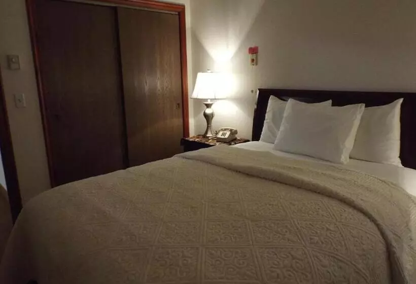 هتل Greenwood Village Inn & Suites
