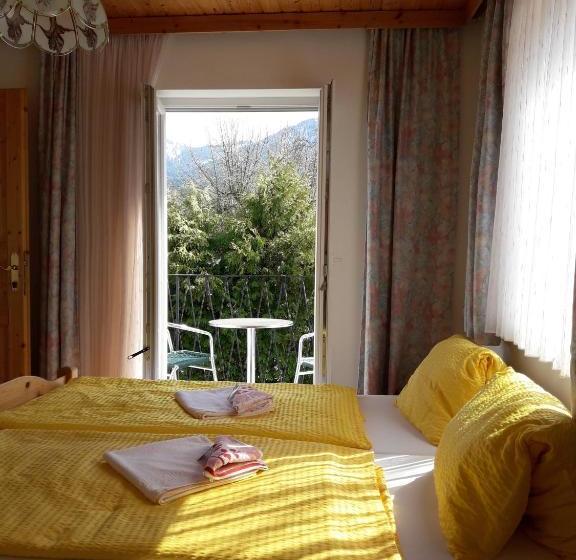 ホテル Gästehaus Lutschounig