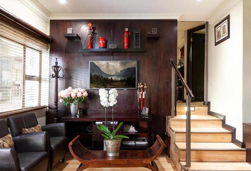 Отель Innjoy Boutique