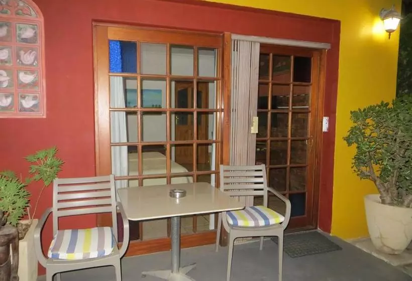 Hotelli Lourens River Guesthouse B&b