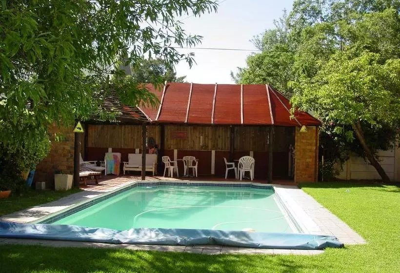 Hotelli Lourens River Guesthouse B&b