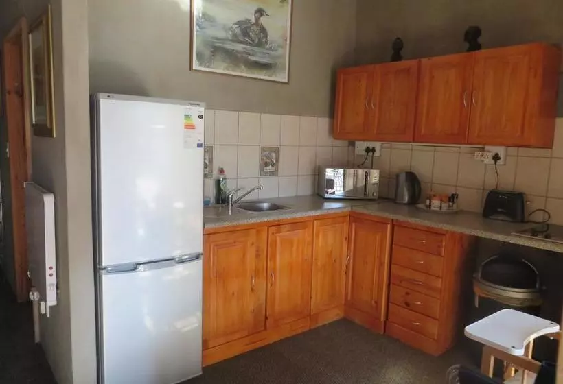 Hotelli Lourens River Guesthouse B&b