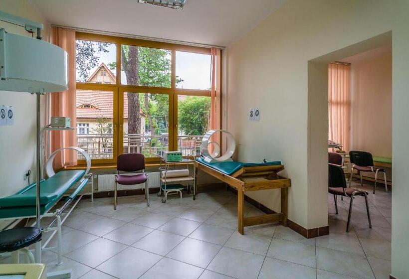 בית מלון כפרי Nat świnoujście