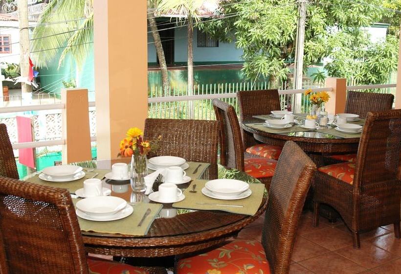 Hotel Oasis Bluefields